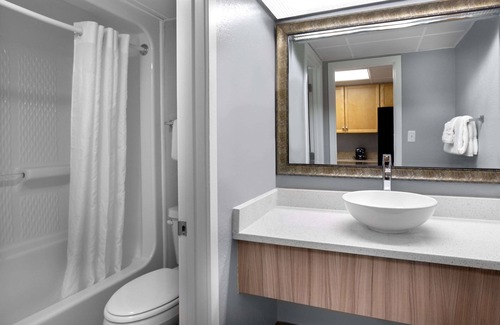 Myrtle Beach Resort | Stunning Oceanfront Suite w/Balcony + Official On-Site Rental Privileges