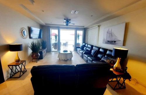 Villa del Mar Apartment | Stunning oceanfront condo on usable Sandy Beach