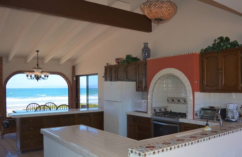 Lengueta Arenosa House | Stunning Oceanfront Family Beach House