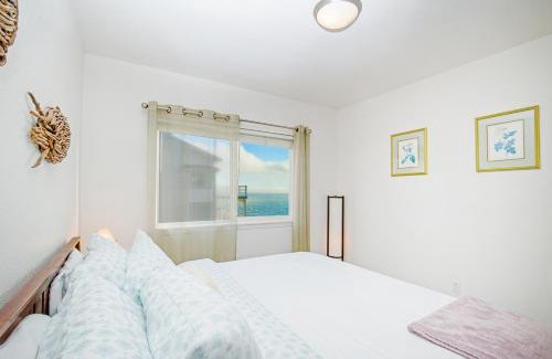 Shelter Cove Apartment | Stunning Oceanview Shelter Cove! by OceanviewHotTubs Oceanfront! Tesla EV station