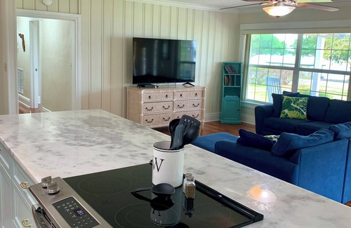 Sebring House | Stunning, 'Old Florida' lake house in Sebring, Florida with private dock!