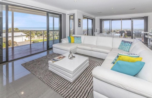 Carrickalinga House | Stunning on Stacey 42 Stacey Drive