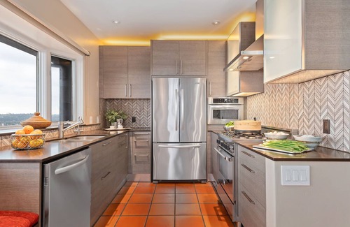Riviera House | Stunning Panoramic Views From Contemporary Riviera Home!
