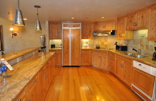 Park City Condo | Stunning penthouse with 3,600 sq. ft. of luxury! by RedAwning - Save 20% on 7+ Nights!