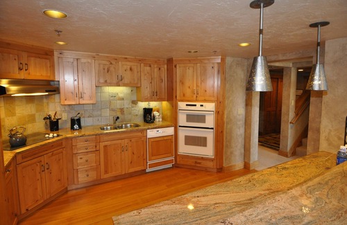 Park City Condo | Stunning penthouse with 3,600 sq. ft. of luxury! by RedAwning - Save 20% on 7+ Nights!