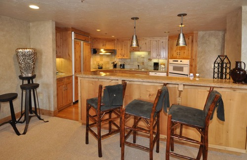 Park City Condo | Stunning penthouse with 3,600 sq. ft. of luxury! by RedAwning - Save 20% on 7+ Nights!