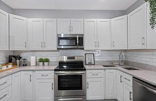 Ybor City House | Stunning & Perfect Home Near Downtown Tampa & YBOR