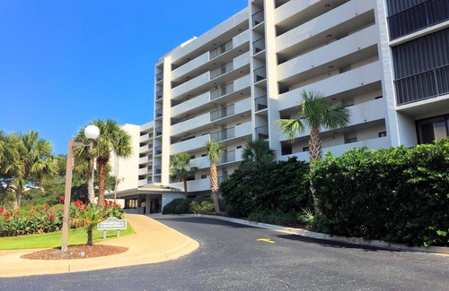 Wrightsville Beach Condo | Stunning pool and ocean views await you in this beautiful, convenient condo.