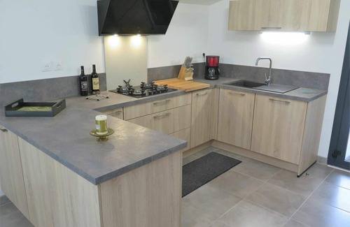 Lalbenque Villa | Stunning private villa for 6 people with WIFI, A/C, TV, terrace, pets allowed and parking
