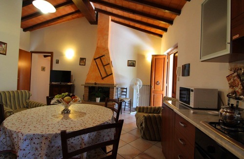 Marciano della Chiana Villa | Stunning private villa with private pool, WIFI, TV, pets allowed and parking, close to Arezzo