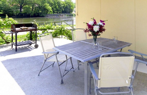 Tyn nad Vltavou House | Stunning private villa for 8 guests with WIFI, TV, terrace, pets allowed and parking