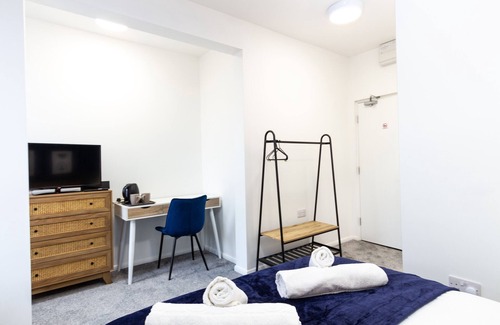 Oldham Bed & Breakfast | Stunning Private Ensuite Rooms in Oldham Sociable House
