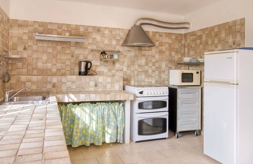Chateaudouble House | Stunning private villa for 6 people with private pool, TV, patio and parking