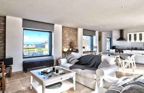 Saint-Guenole House | Stunning private villa for 6 people with WIFI, TV, terrace and parking