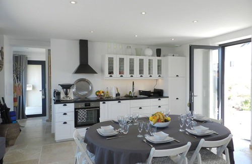 Saint-Guenole House | Stunning private villa for 6 people with WIFI, TV, terrace and parking
