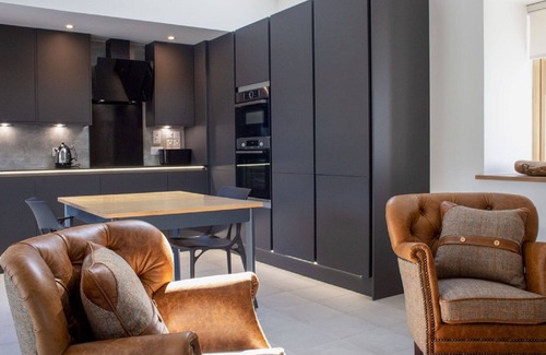 Suladale House | Stunning private villa for 2 people with WIFI, TV, patio, panoramic view and parking