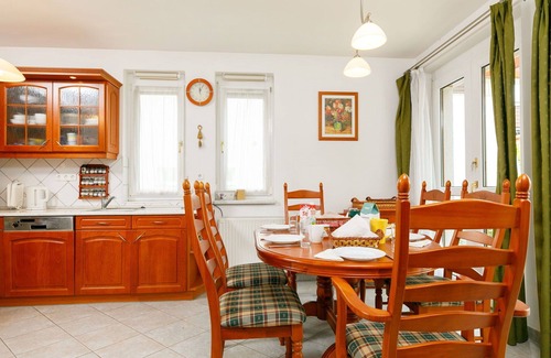 Balatonoszod House | Stunning private villa for 10 people with WIFI, A/C, TV, terrace and parking