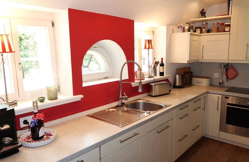 Sandbostel House | Stunning private villa for 6 guests with WIFI, pets allowed and parking