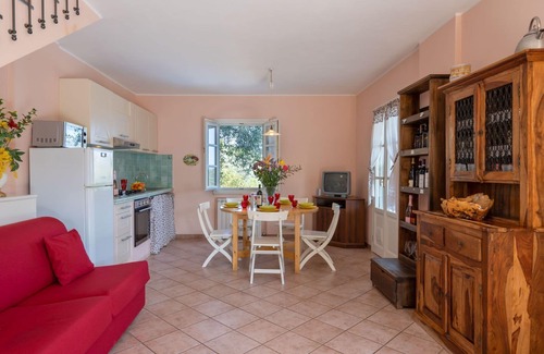 Pietrabruna House | Stunning private villa with WIFI, private pool, TV, terrace, pets allowed, panoramic view, parking