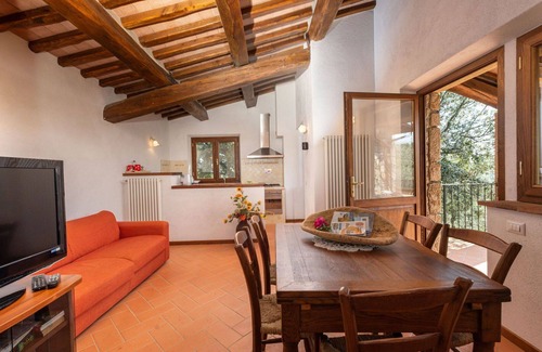 Roccastrada Villa | Stunning private villa with WIFI, private pool, TV, patio, pets allowed, panoramic view and park.