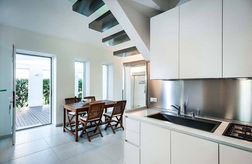 Torregrotta Villa | Stunning private villa with WIFI, hot tub, A/C, TV, terrace, panoramic view and parking