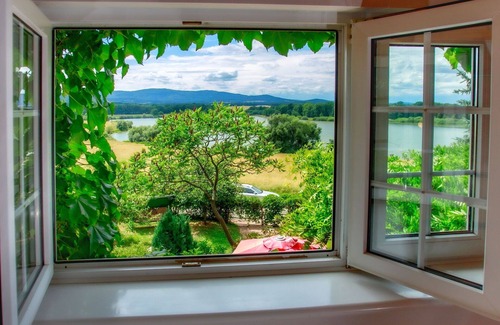 Holubovska Basta House | Stunning private villa for 4 people with WIFI, TV, terrace and pets allowed