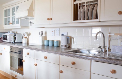 Breakish House | Stunning private villa for 6 guests with WIFI, TV and parking