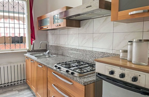 Quattordio House | Stunning private villa for 2 people with WIFI, private pool, patio, pets allowed and parking