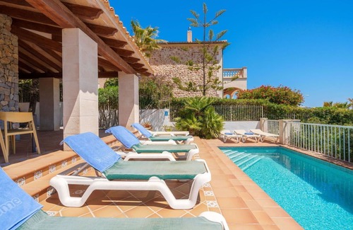 Cala Mesquida House | Stunning private villa for 8 people with WIFI, private pool, A/C, TV, terrace and pets allowed