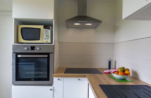 Cleder House | Stunning private villa for 6 guests with TV and parking