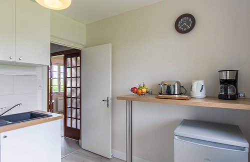 Cleder House | Stunning private villa for 6 guests with TV and parking