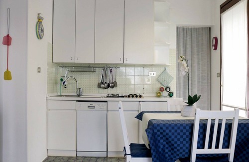 Calmasino House | Stunning private villa for 6 guests with pool, WIFI, A/C, TV, terrace, pets allowed and parking