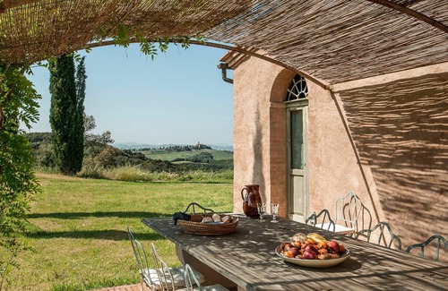 Camigliano Villa | Stunning private villa for 12 people with private pool, A/C, WIFI, TV and panoramic view