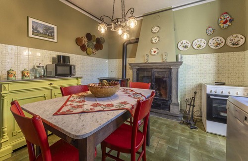 Pieve San Paolo Villa | Stunning private villa for 6 people with WIFI, hot tub, TV, balcony and panoramic view