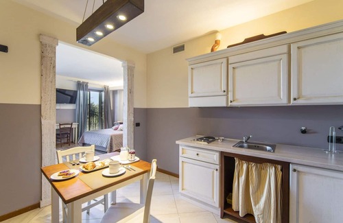 Lucignano House | Stunning private villa for 26 guests with hot tub, private pool, WIFI, A/C, TV and terrace