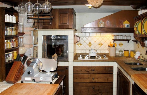 Corsanico Villa | Stunning private villa with A/C, WIFI, private pool, TV, patio, pets allowed and parking