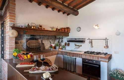 Santarello Villa | Stunning private villa with private pool, hot tub, WIFI, TV and pets allowed, close to Montepulc.
