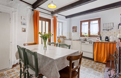 Novaggio House | Stunning private villa for 5 people with patio