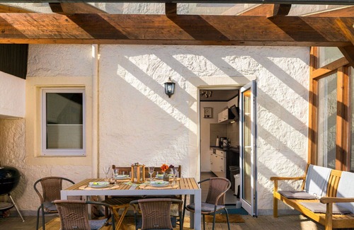 Manderscheid House | Stunning private villa for 7 guests with WIFI, TV, patio and parking