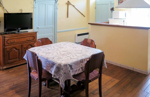 Teyssieu Villa | Stunning private villa for 4 guests with private pool, WIFI, TV, terrace, pets allowed and parking