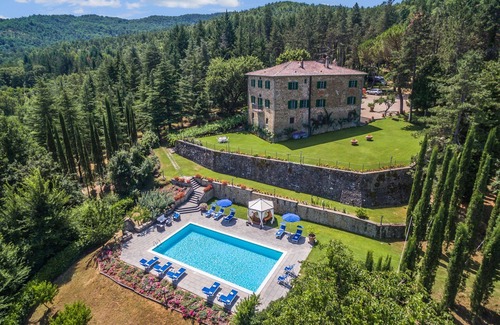 Ripoli Villa | Stunning private villa with hot tub, A/C, WIFI, private pool, TV, patio and panoramic view