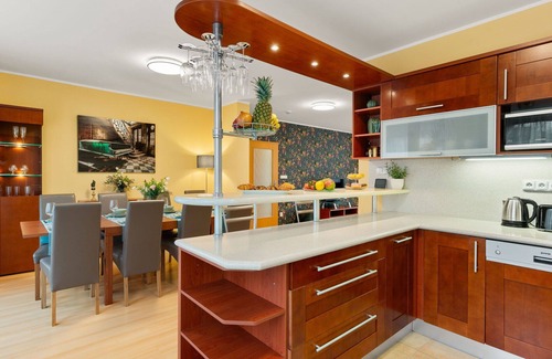 Dolni Chabry Villa | Stunning private villa for 8 guests with WIFI, TV, terrace and parking