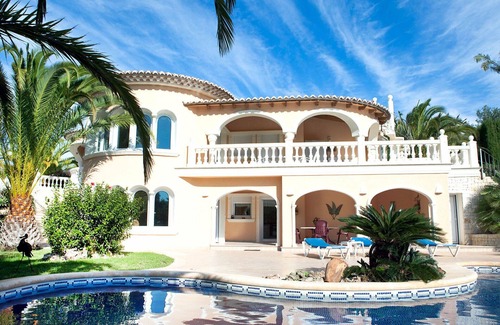 Benissa Coast House | Stunning private villa with WIFI, private pool, A/C, TV, patio, pets allowed and parking