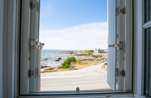 Porspoder House | Stunning private villa for 5 guests with TV, terrace, pets allowed and parking