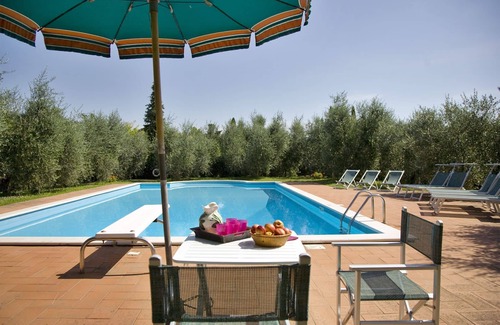 Palaia Villa | Stunning private villa for 8 people with private pool, WIFI, TV, patio and parking