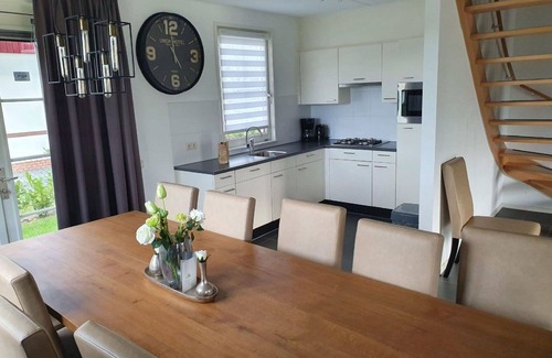 Municipality of Echt-Susteren House | Stunning private villa for 10 guests with WIFI, pool, TV and terrace