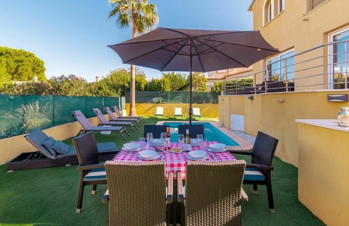Urbanizacion Mont Ferrutx Villa | Stunning private villa for 8 people with WIFI, A/C, hot tub, private pool, TV, patio and parking