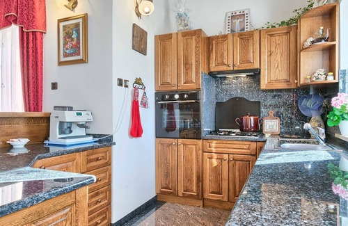 Melnica House | Stunning private villa for 10 people with WIFI, private pool, A/C, TV, terrace and parking
