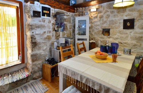Seget House | Stunning private villa for 5 guests with private pool, WIFI, A/C, TV, terrace and panoramic view