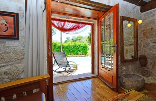 Seget House | Stunning private villa for 5 guests with private pool, WIFI, A/C, TV, terrace and panoramic view